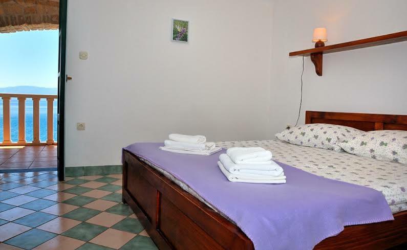 Apartments Martina Brist Bagian luar foto